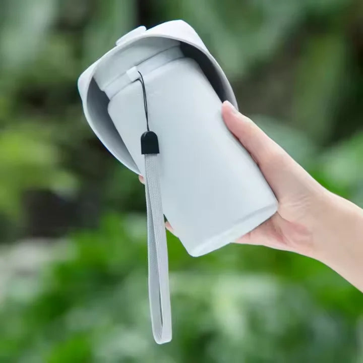 Stylish Small Portable Silicone Dog & Cat Water Bottle Outdoor Travel Auto-Charge Feature Plastic Pet Bottle for Dog Use